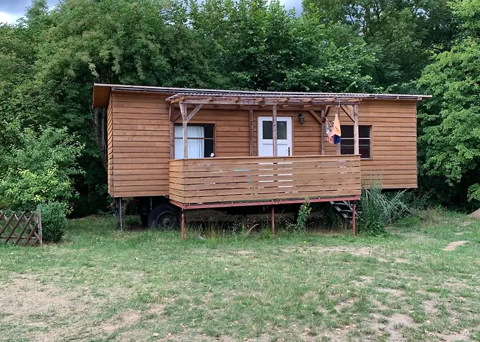 Bauwagen Mit Gemeinschaftsbad Konukevi *